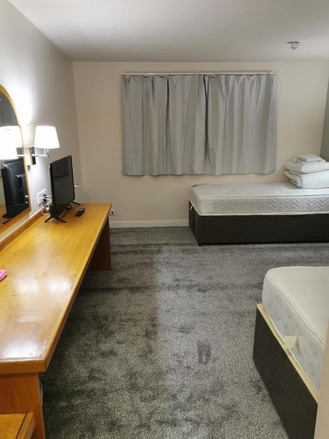 Thurrock Hotel M25 Services Aveley Bagian luar foto