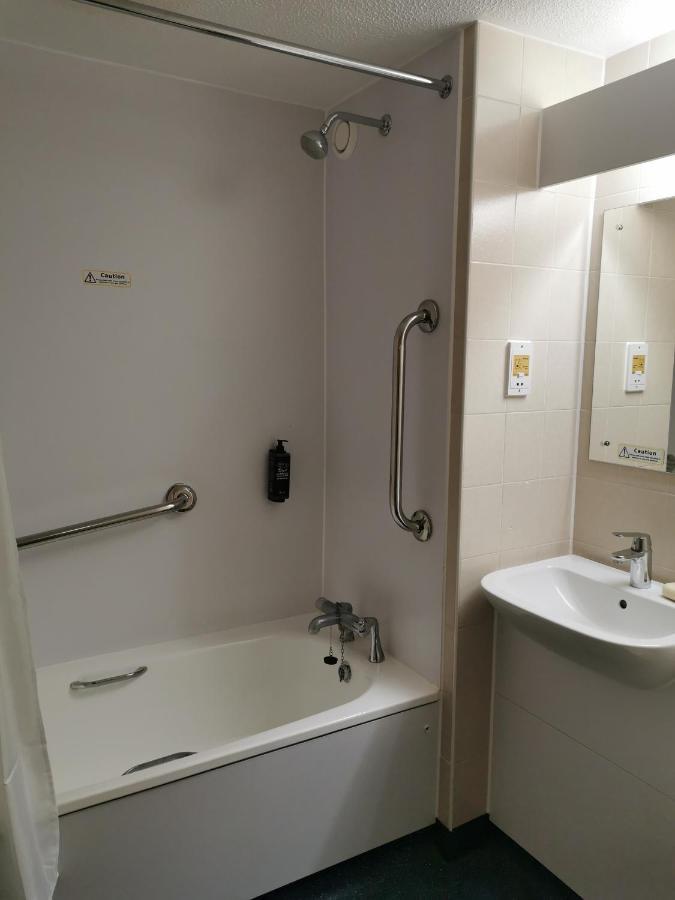 Thurrock Hotel M25 Services Aveley Bagian luar foto