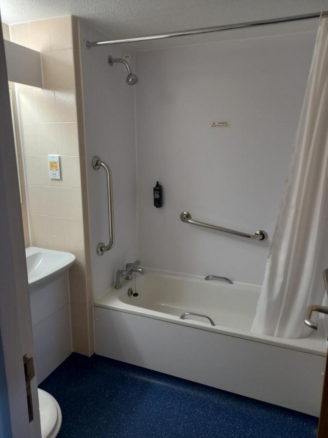 Thurrock Hotel M25 Services Aveley Bagian luar foto