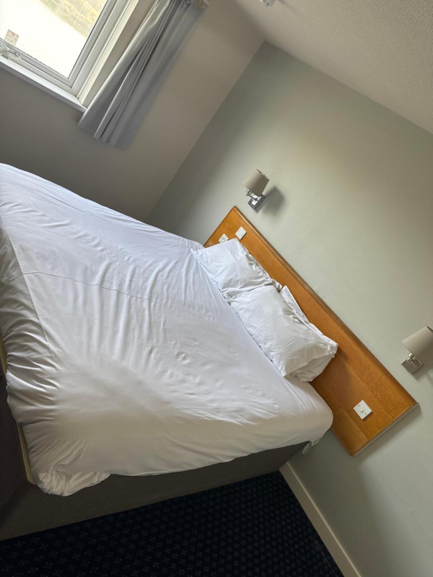 Thurrock Hotel M25 Services Aveley Bagian luar foto